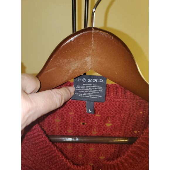 ARAN Ireland VTG Handmade 100%Wool Cardigan,Cable Knit Color Red three button, L - Picture 3 of 11